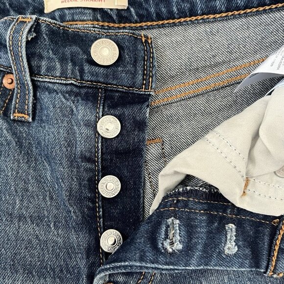 Levi’s Women’s Wedgie Straight Button Fly Jeans Size 25 Blue Denim Raw Hem - Picture 3 of 9